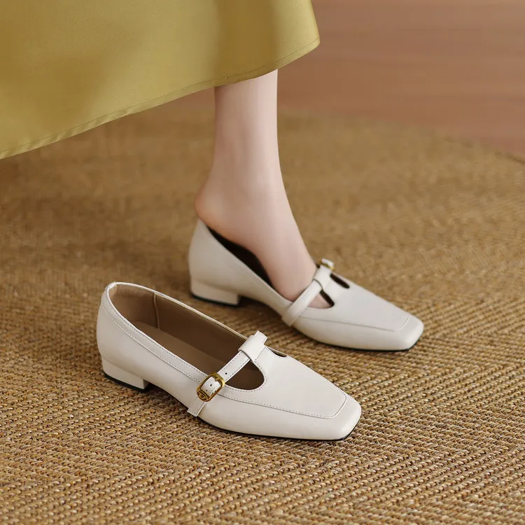 Women's square-toe chunky heel flats with buckle, made of cowhide, available in green, pink, and white (04-05e).