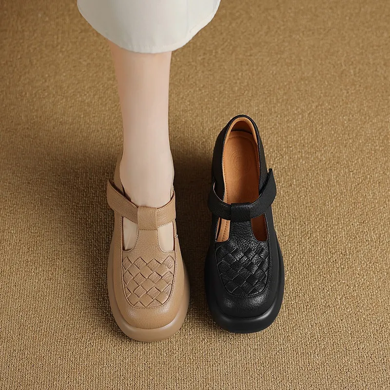 Spring and Autumn Single Shoes, Thick-Soled Chunky Heel High-Heeled Sheepskin Fashion Women's Shoes, Black and Apricot