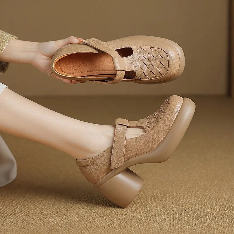 Spring and Autumn Single Shoes, Thick-Soled Chunky Heel High-Heeled Sheepskin Fashion Women's Shoes, Black and Apricot