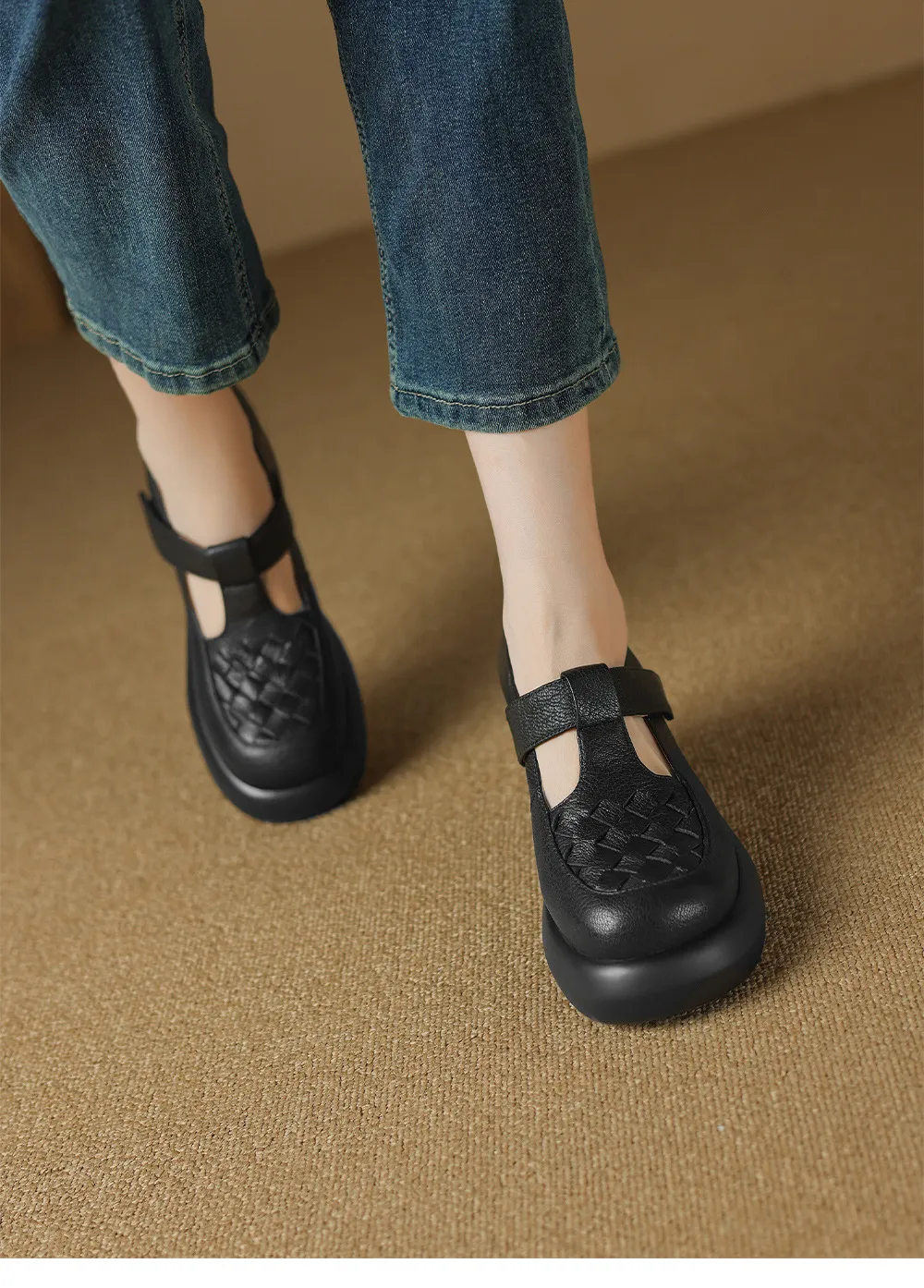 Spring and Autumn Single Shoes, Thick-Soled Chunky Heel High-Heeled Sheepskin Fashion Women's Shoes, Black and Apricot