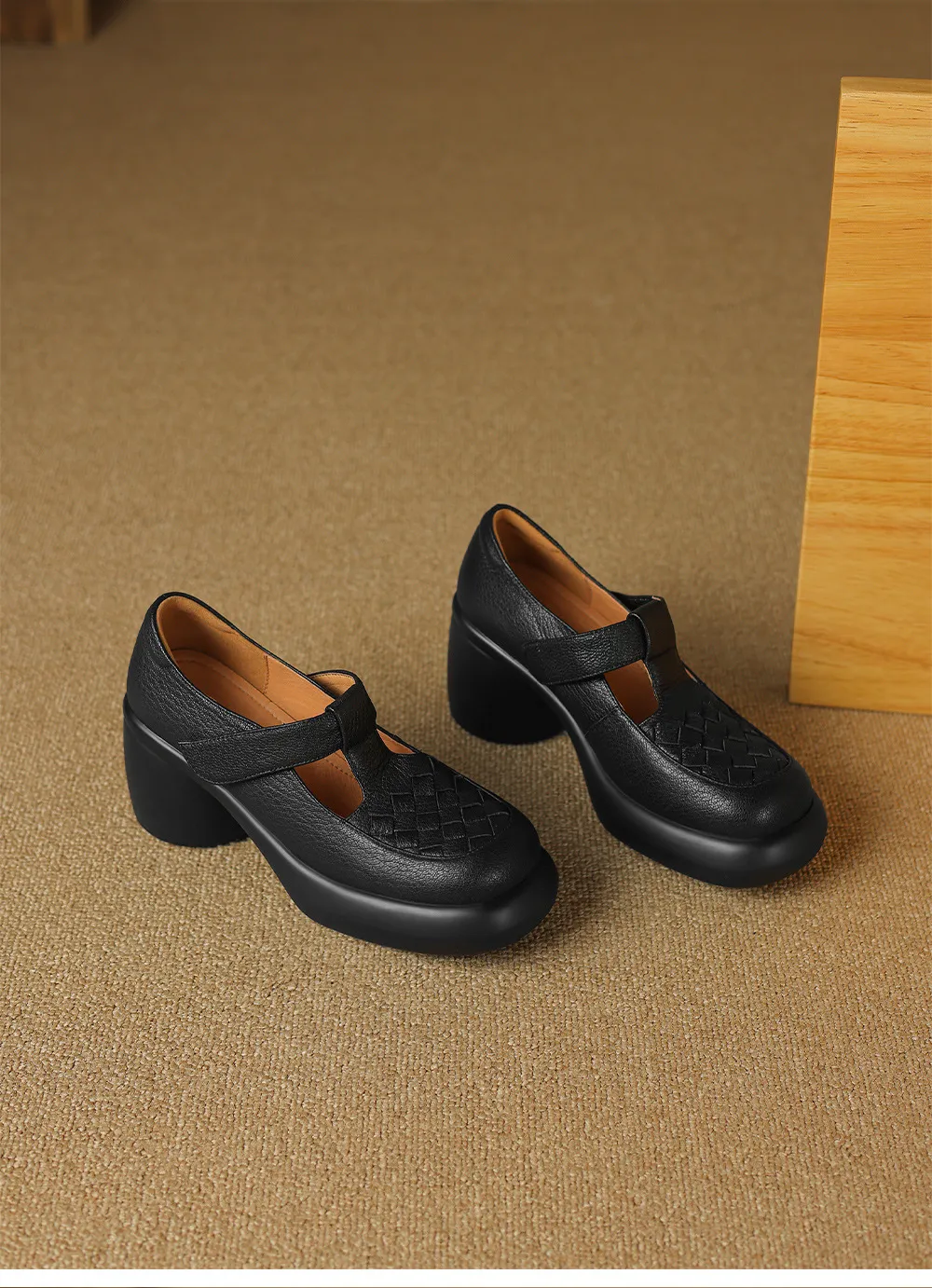 Spring and Autumn Single Shoes, Thick-Soled Chunky Heel High-Heeled Sheepskin Fashion Women's Shoes, Black and Apricot