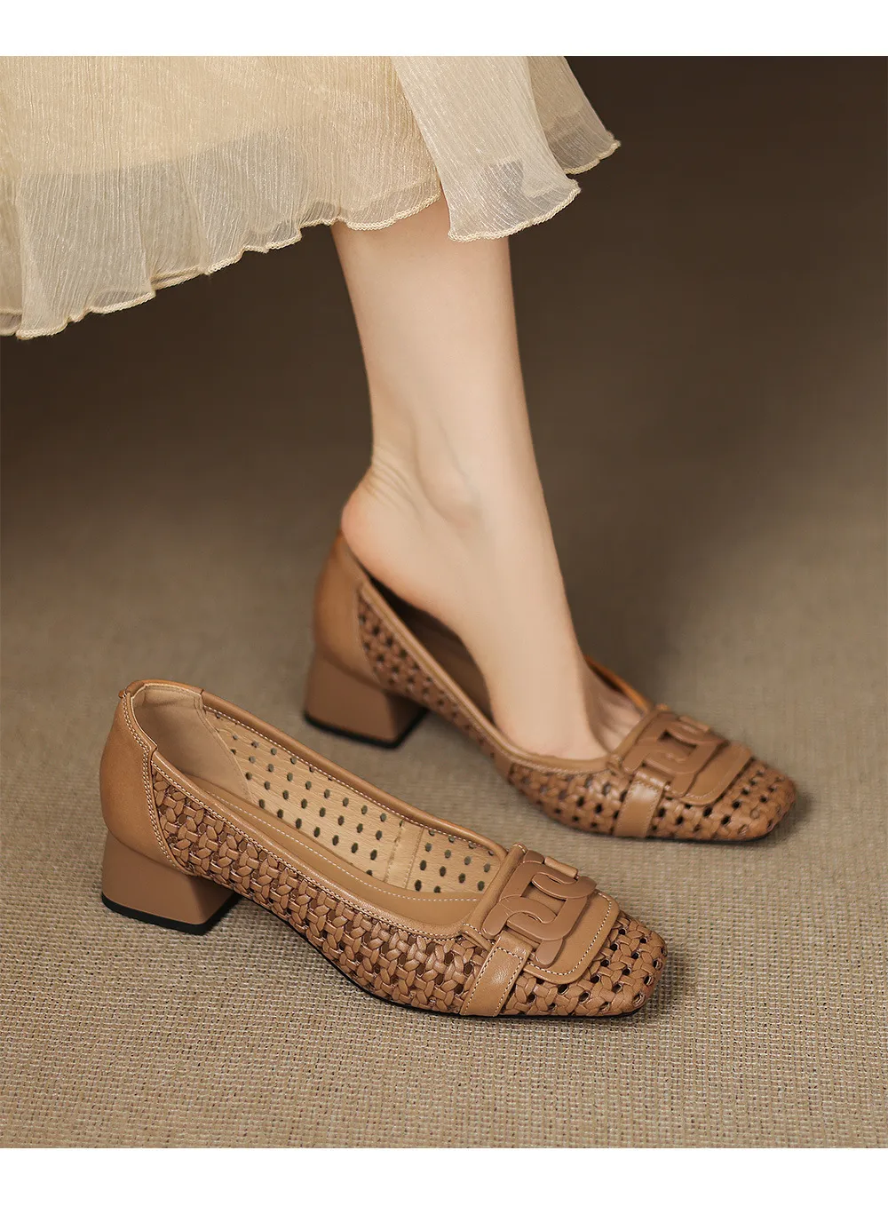 Our top-selling spring/summer style square-toe chunky heel women's shoes with hollowed-out solid color and comfortable cowhide leather.