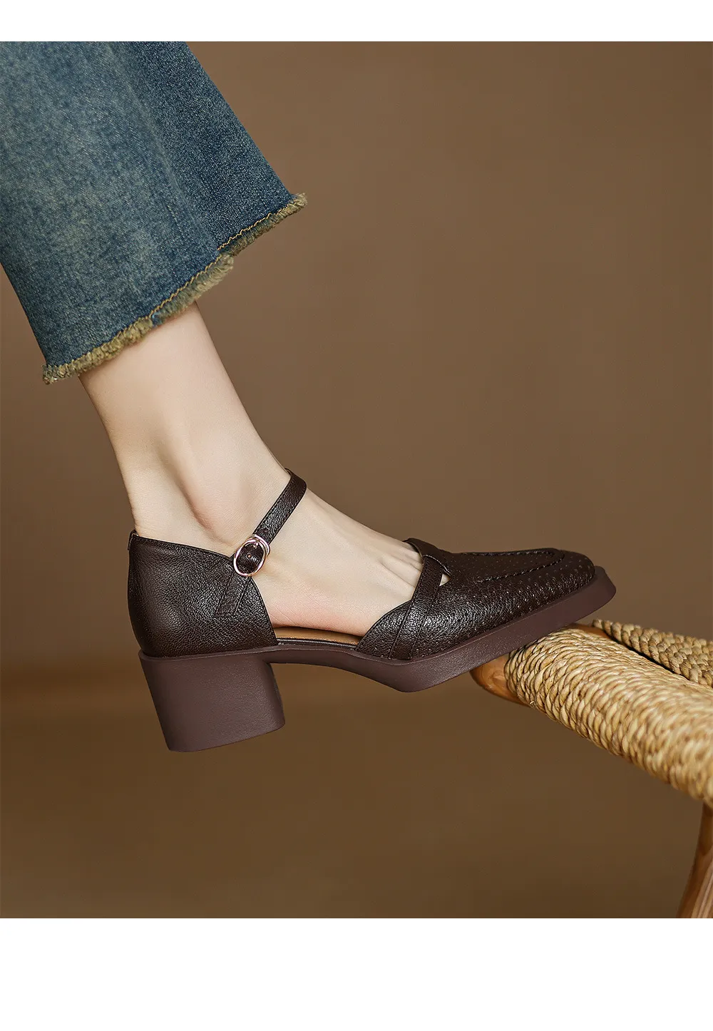 Spring/Summer Round Toe Sandals with Hollow Out Buckle and Perforated Sheepskin Fashion Women's Shoes