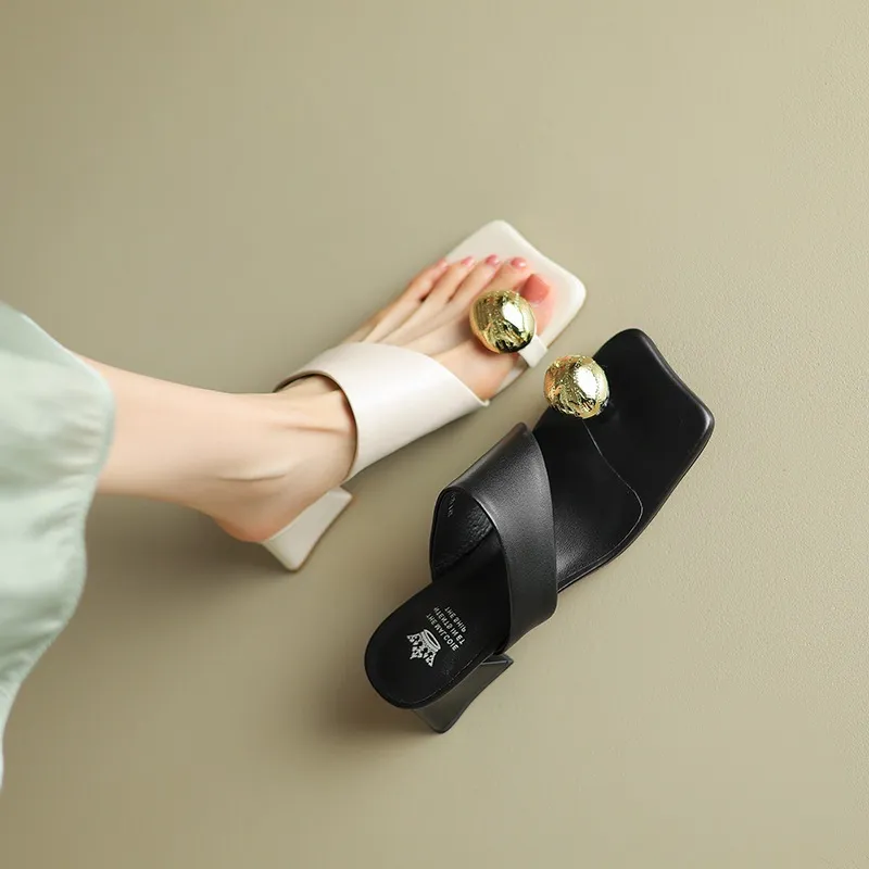 Summer slippers with square toe, chunky heel, and high heels – fashionable women's shoes