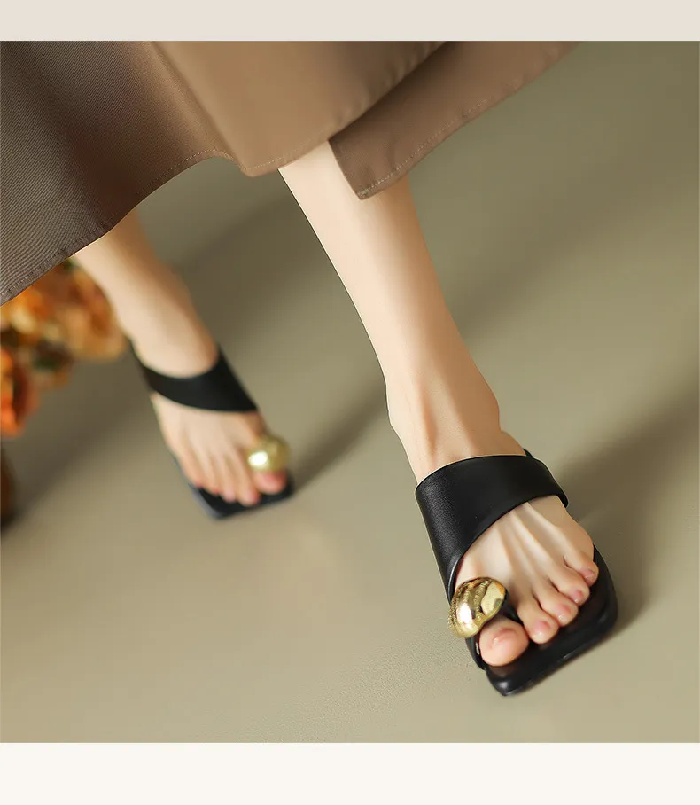 Summer slippers with square toe, chunky heel, and high heels – fashionable women's shoes
