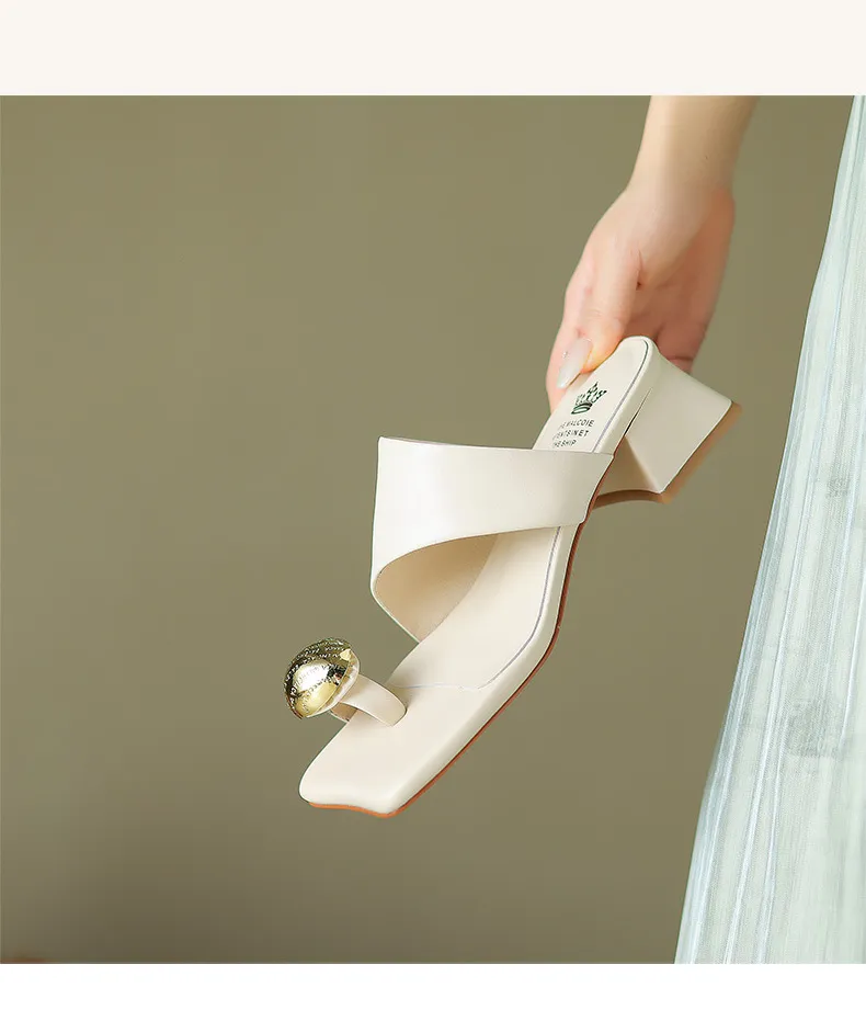 Summer slippers with square toe, chunky heel, and high heels – fashionable women's shoes