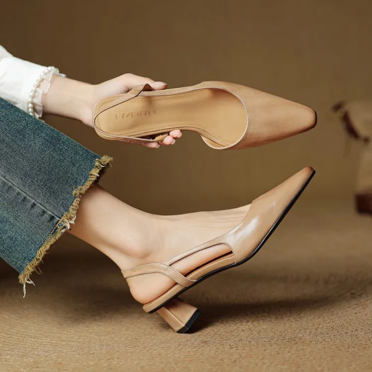 Spring/Summer Fashion Sandals with Closed Toe, Chunky Heel, Mid-Heel, Open Back - Real Product Video