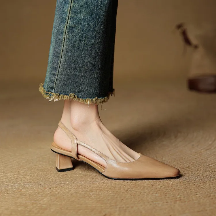 Spring/Summer Fashion Sandals with Closed Toe, Chunky Heel, Mid-Heel, Open Back - Real Product Video