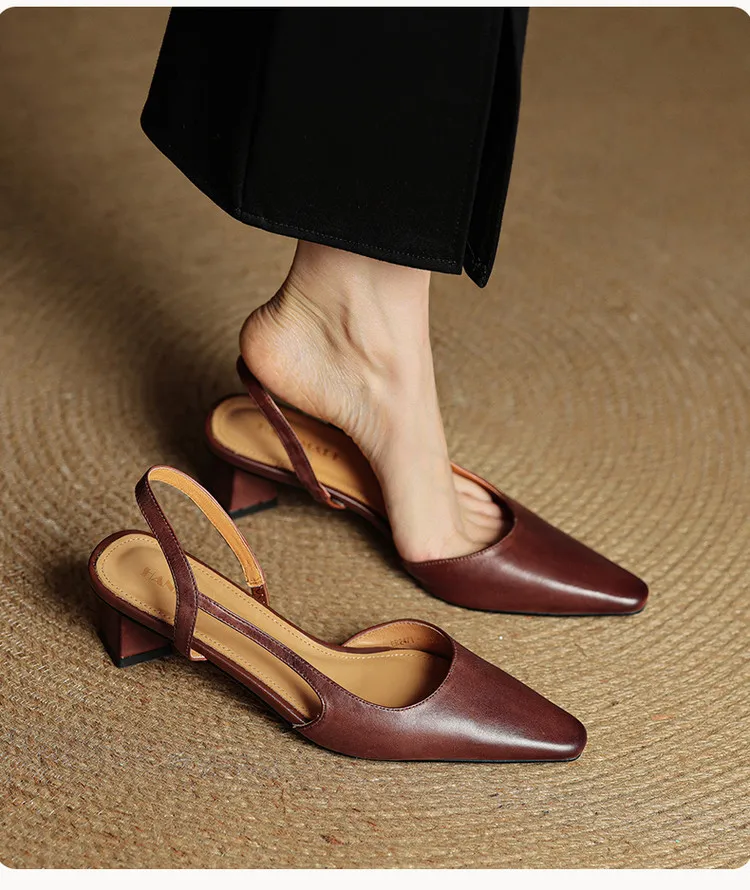 Spring/Summer Fashion Sandals with Closed Toe, Chunky Heel, Mid-Heel, Open Back - Real Product Video