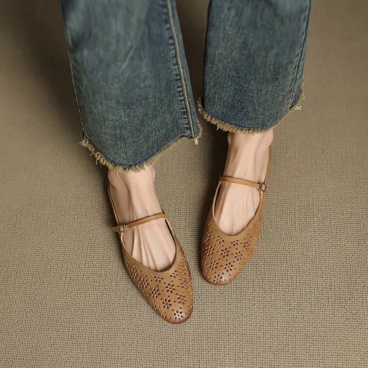 Spring/Summer Round Toe Low Heel Flat Buckle Leather Closed Toe Women's Fashion Slippers 4142