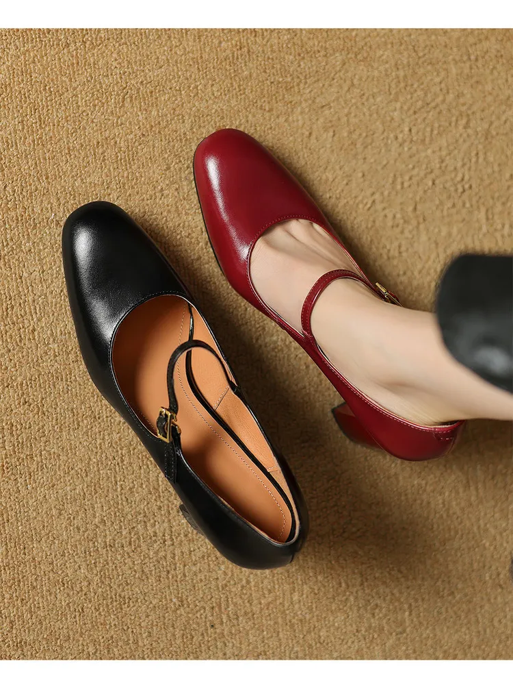 Women's fashion shoes in solid color, made of top-grain cowhide, spring and summer, with chunky heels and round toes.