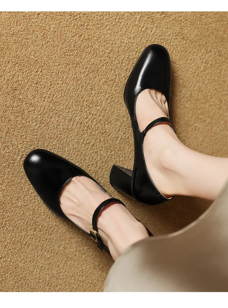 Women's fashion shoes in solid color, made of top-grain cowhide, spring and summer, with chunky heels and round toes.