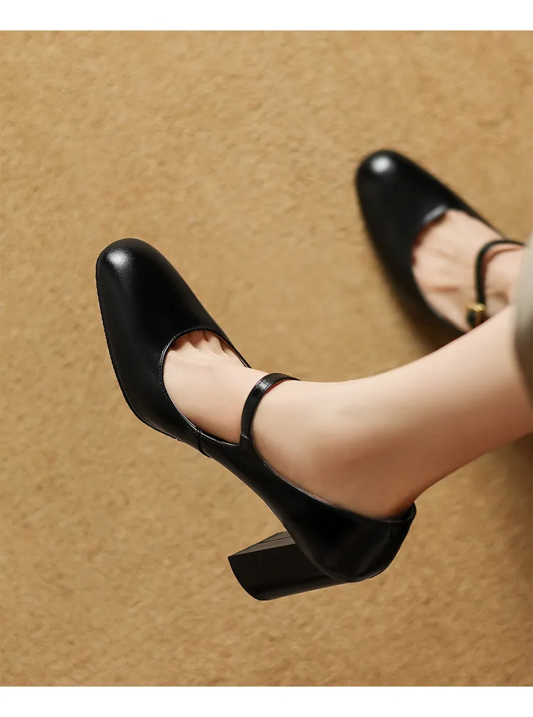 Women's fashion shoes in solid color, made of top-grain cowhide, spring and summer, with chunky heels and round toes.