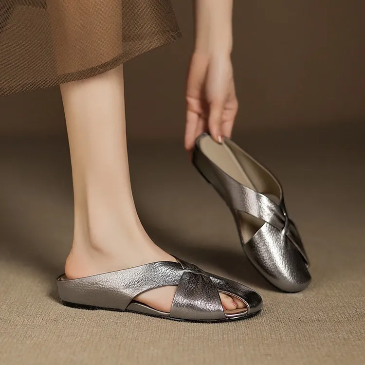 Round toe, 3 colors gunmetal silver/white, flat sole, hidden wedge heel, hollowed-out toe, women's summer outdoor fashion slippers.