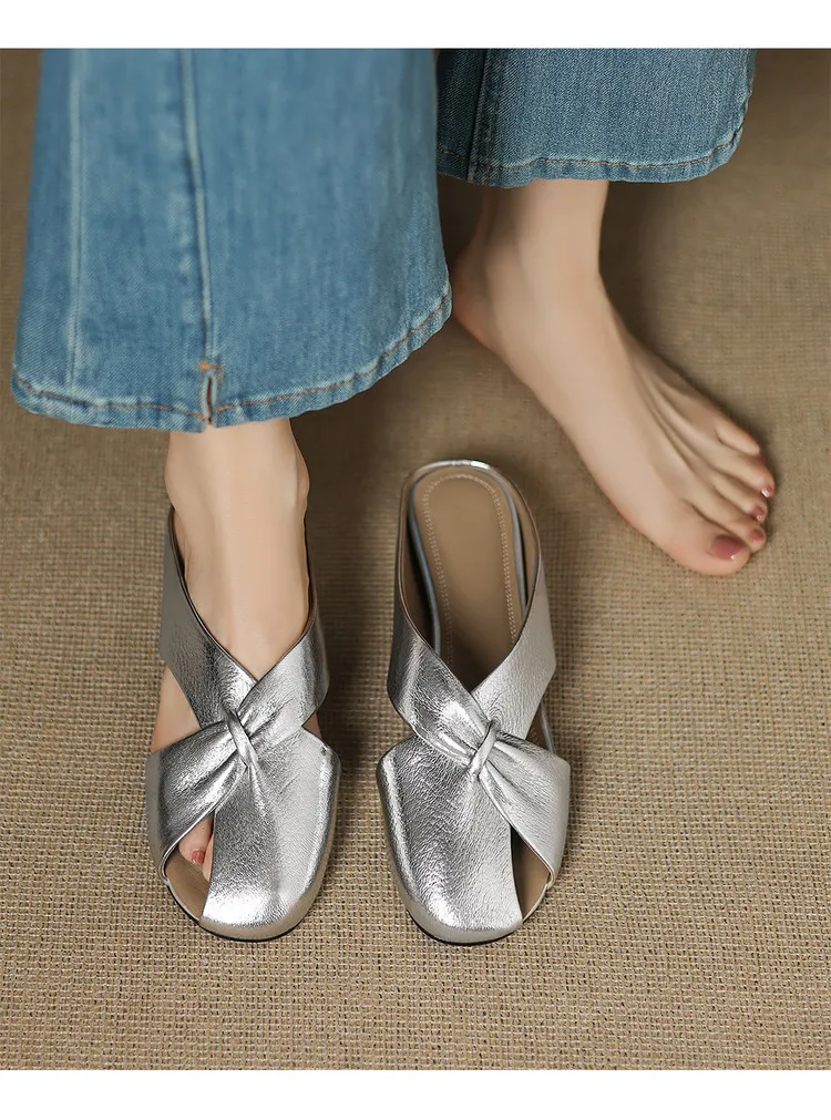 Round toe, 3 colors gunmetal silver/white, flat sole, hidden wedge heel, hollowed-out toe, women's summer outdoor fashion slippers.