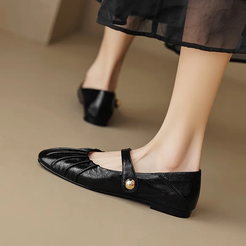 Spring and Autumn Round Toe Flat Shoes Soft Leather Comfortable Women's Shoes
