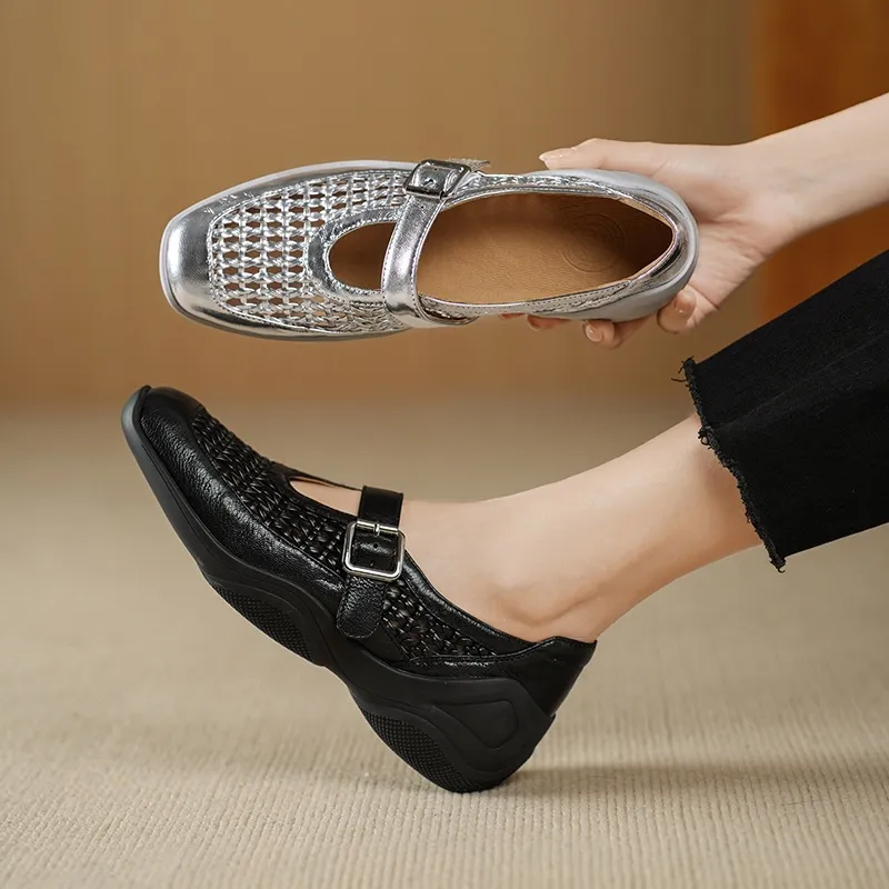 Spring/Summer Flat Round Toe Hollowed-out Sheepskin Comfortable and Soft Women's Shoes