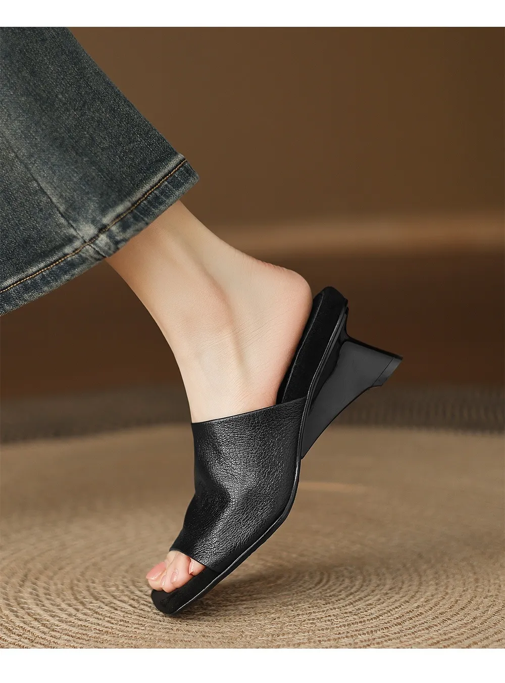 Spring/Summer Slippers, Square Toe, Unique Heel, High-Quality Sheepskin Women's Shoes, Fashionable Slippers