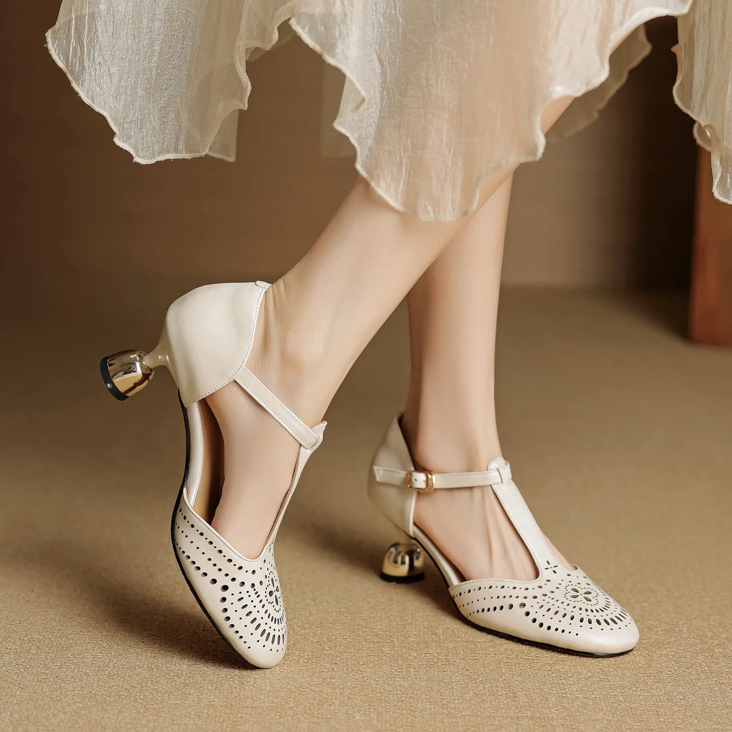 Spring/Summer Sandals Round Toe Chunky Heel High Heel Buckle Openwork Fashion Women's Shoes