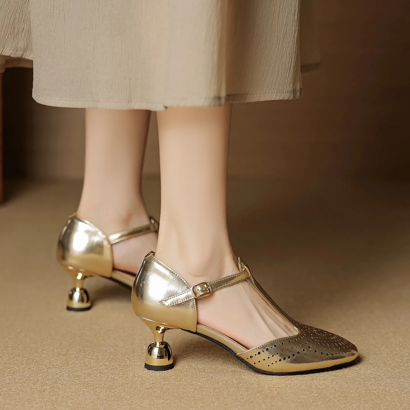 Spring/Summer Sandals Round Toe Chunky Heel High Heel Buckle Openwork Fashion Women's Shoes