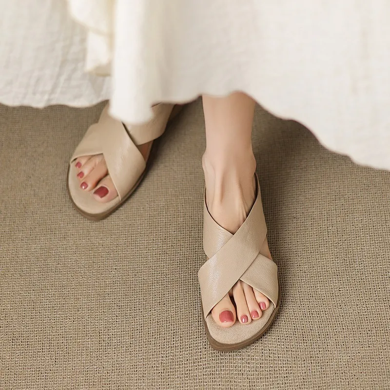 Spring/Summer Round Toe Flat Slippers, High-Quality Cowhide Leather, Sweat-Absorbing, Fashionable Women's Shoes in 3 Colors
