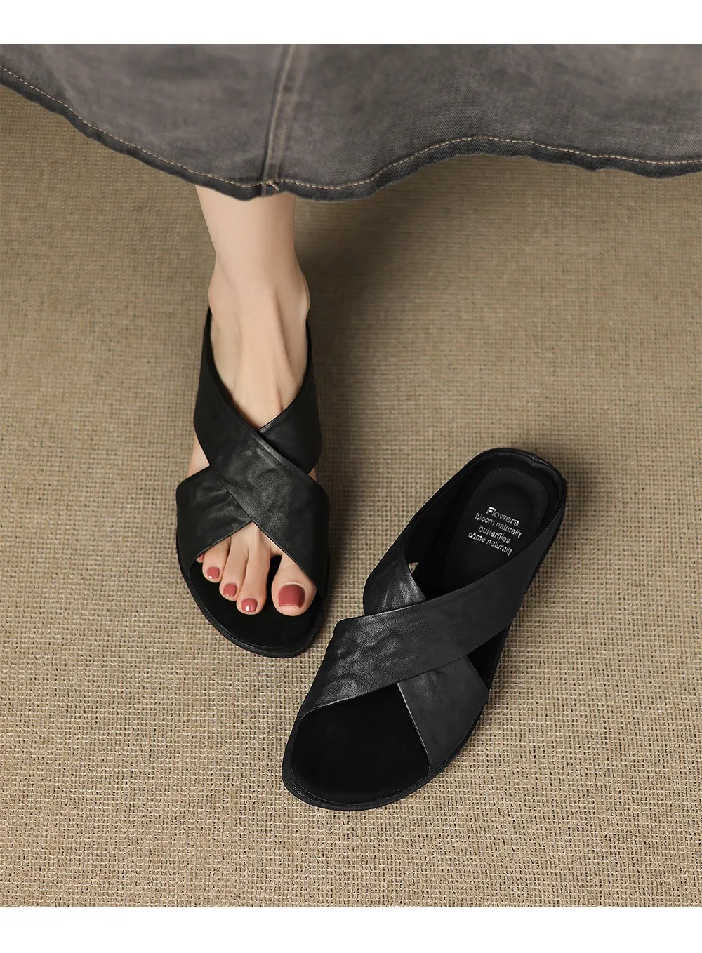 Spring/Summer Round Toe Flat Slippers, High-Quality Cowhide Leather, Sweat-Absorbing, Fashionable Women's Shoes in 3 Colors