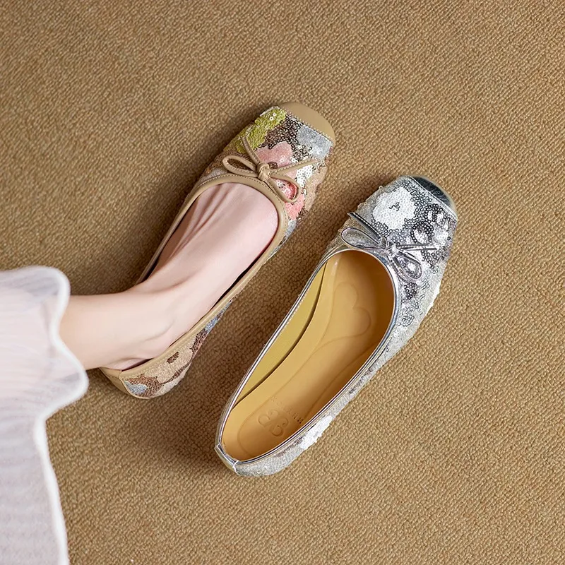 Spring and Autumn Square Toe Flat Slip-on Women's Shoes with Bow
