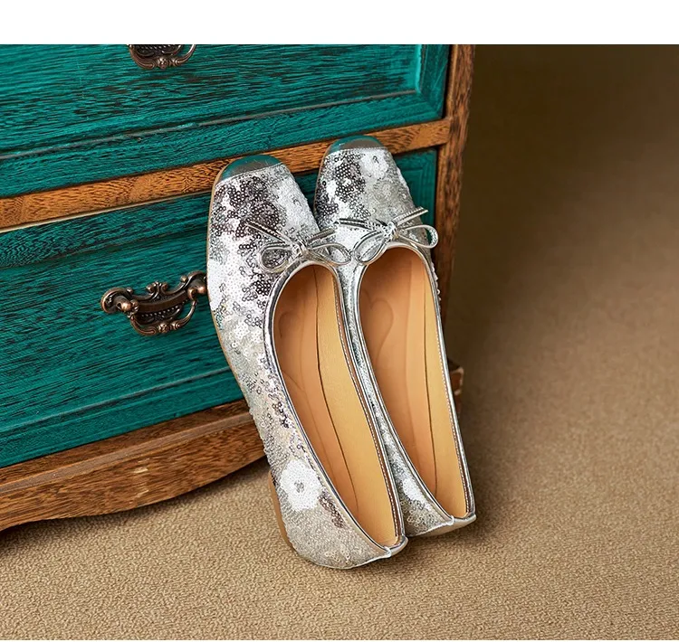 Spring and Autumn Square Toe Flat Slip-on Women's Shoes with Bow