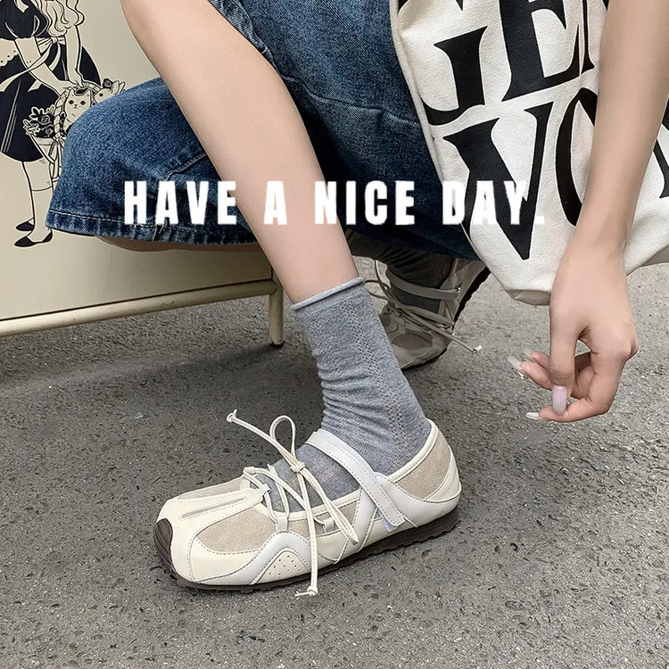 Fashionable and casual color-blocked shoes, spring and autumn single shoes, round toe, lace-up, flat and comfortable women's shoes, 6-16c