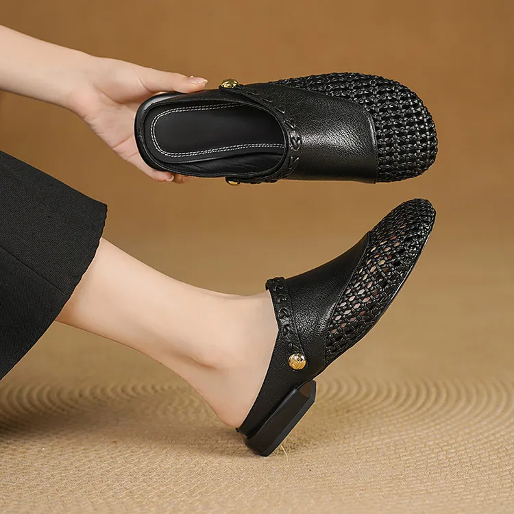 Mainly recommending summer two-way retro woven hollow camellia closed-toe sandals with straps, suitable for both summer and outdoor use.