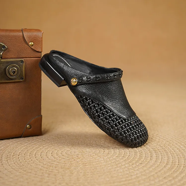 Mainly recommending summer two-way retro woven hollow camellia closed-toe sandals with straps, suitable for both summer and outdoor use.