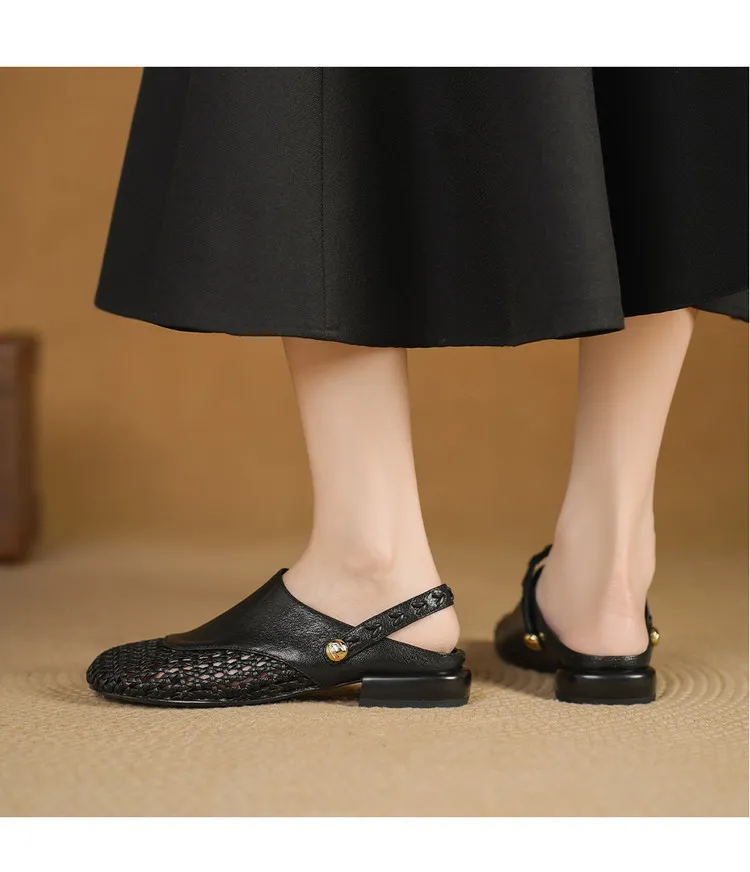 Mainly recommending summer two-way retro woven hollow camellia closed-toe sandals with straps, suitable for both summer and outdoor use.