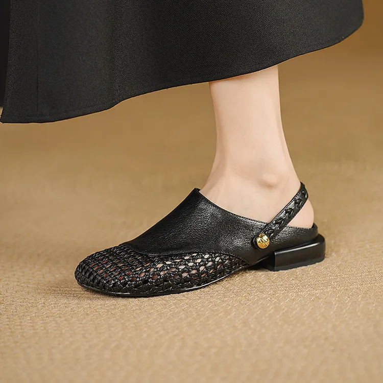 Mainly recommending summer two-way retro woven hollow camellia closed-toe sandals with straps, suitable for both summer and outdoor use.