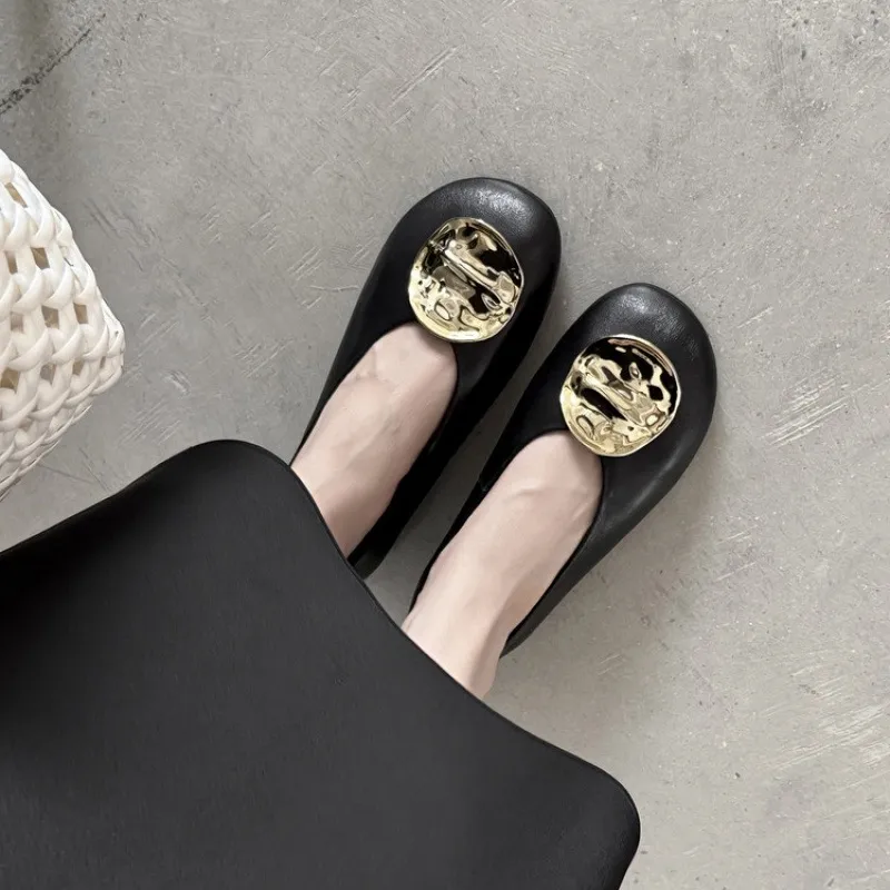 Round-toe flat shoes, sheepskin, comfortable, flat, grandma shoes, women's, black, rubber sole.