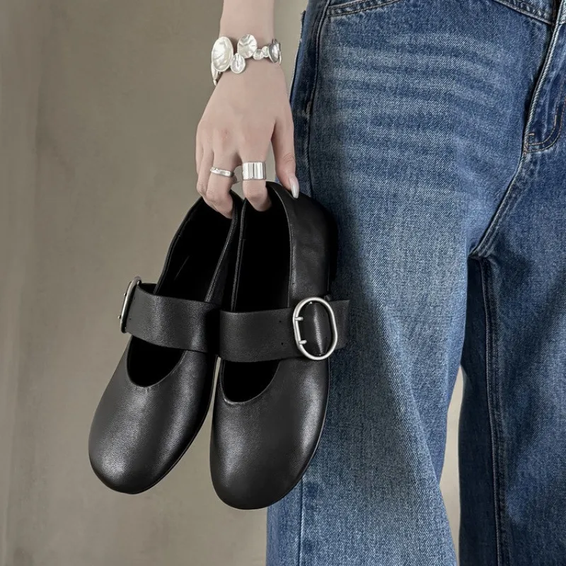Round-toe flat shoes, sheepskin, comfortable, flat, grandma shoes, women's, black, rubber sole.
