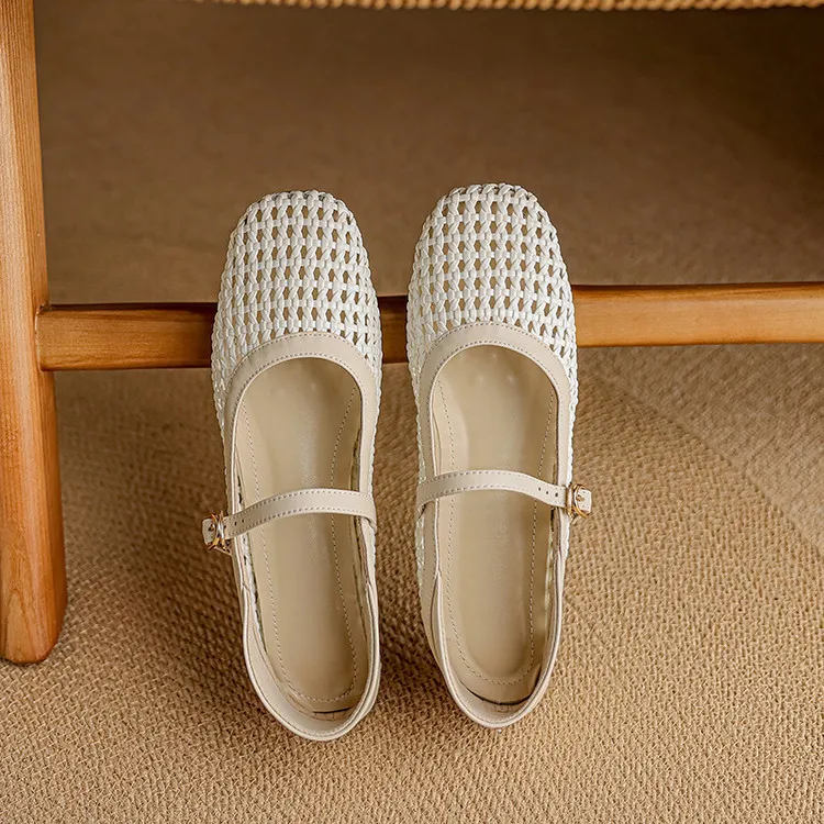 Summer square-toe flat sandals with hollowed-out buckle, sheepskin fashion women's shoes, size 6-30.