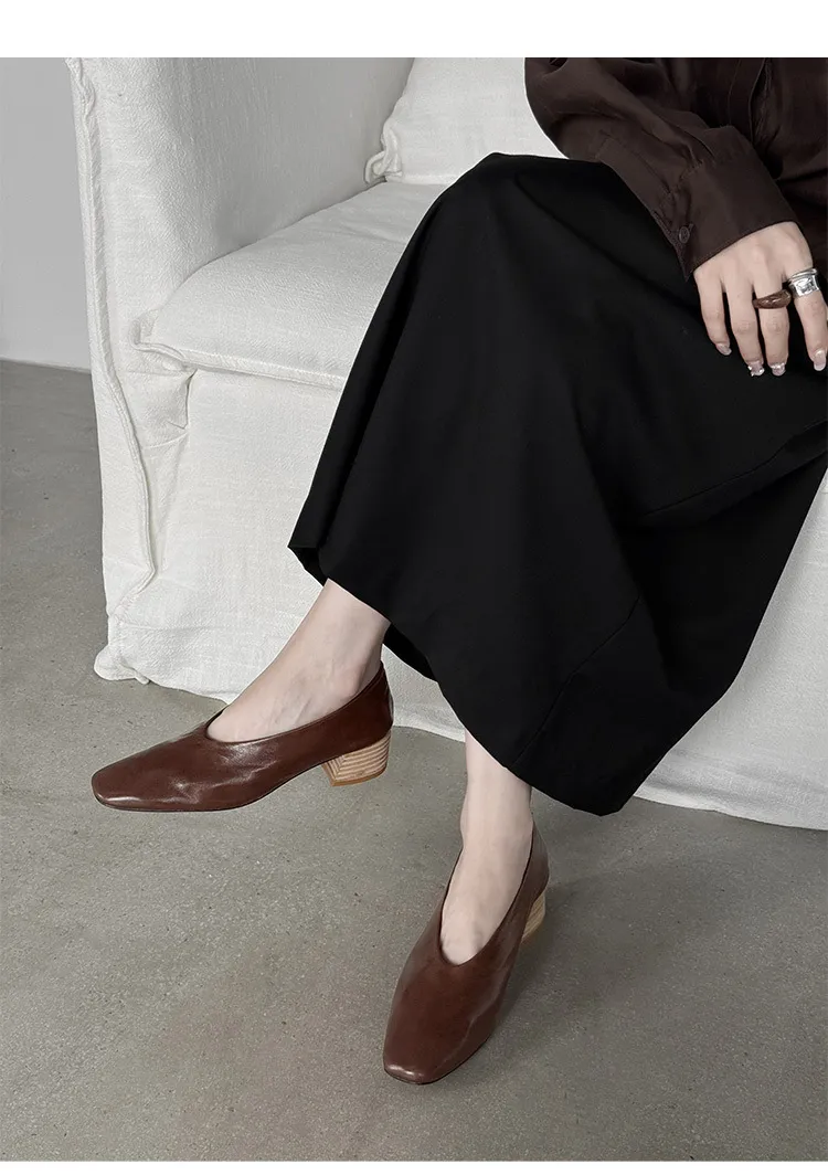 Autumn square-toe low-cut slip-on fashion shoes with chunky heels and cowhide leather.