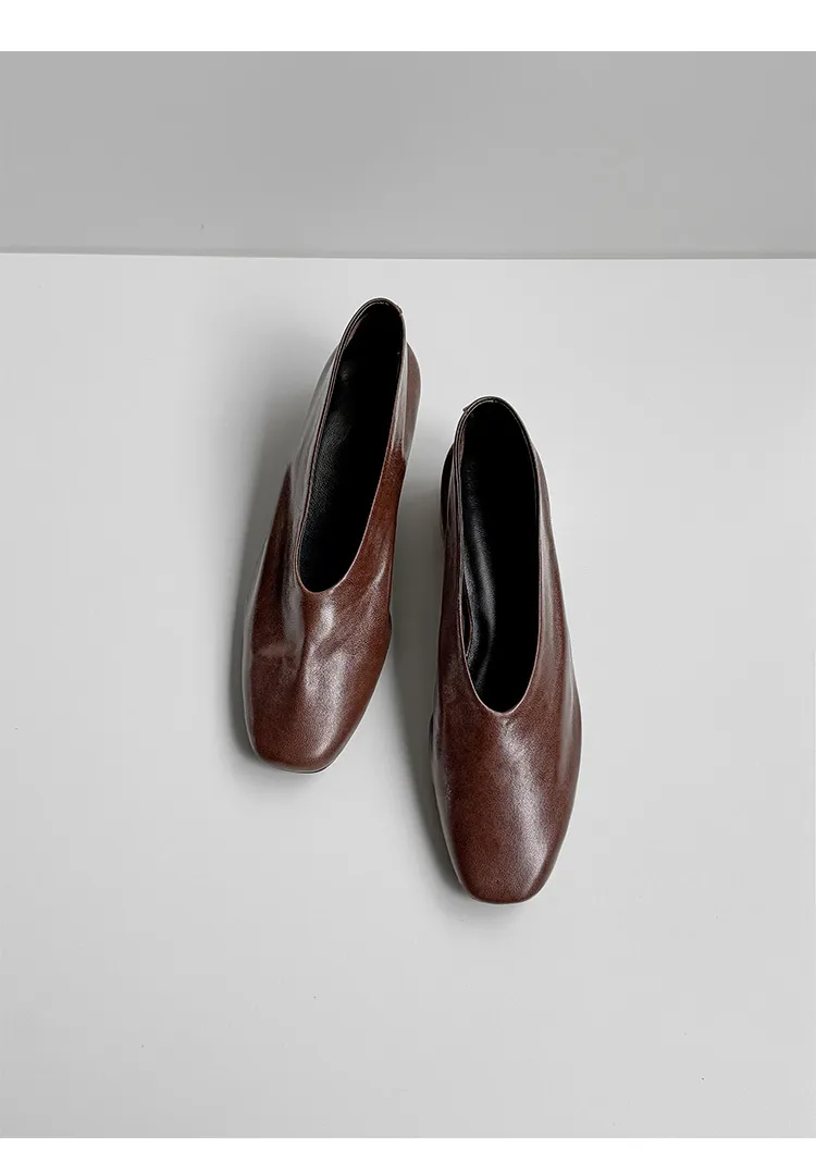 Autumn square-toe low-cut slip-on fashion shoes with chunky heels and cowhide leather.