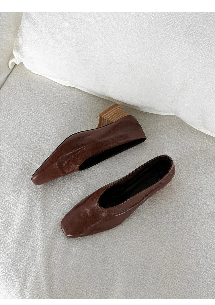 Autumn square-toe low-cut slip-on fashion shoes with chunky heels and cowhide leather.