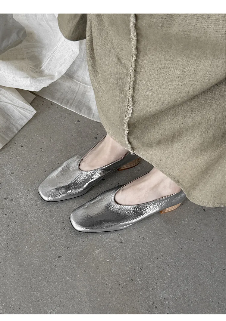 Autumn square-toe low-cut slip-on fashion shoes with chunky heels and cowhide leather.