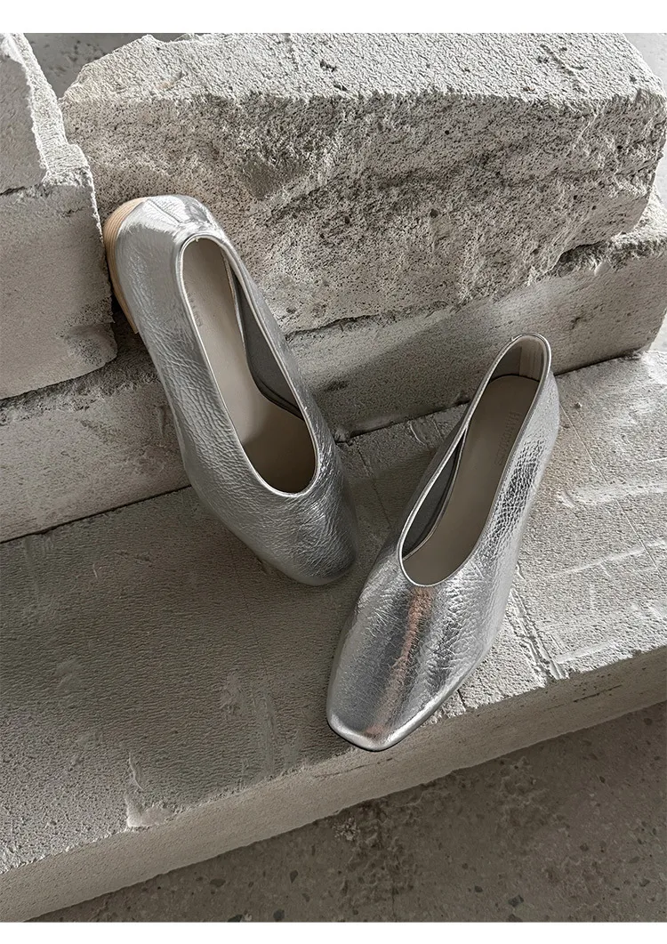 Autumn square-toe low-cut slip-on fashion shoes with chunky heels and cowhide leather.