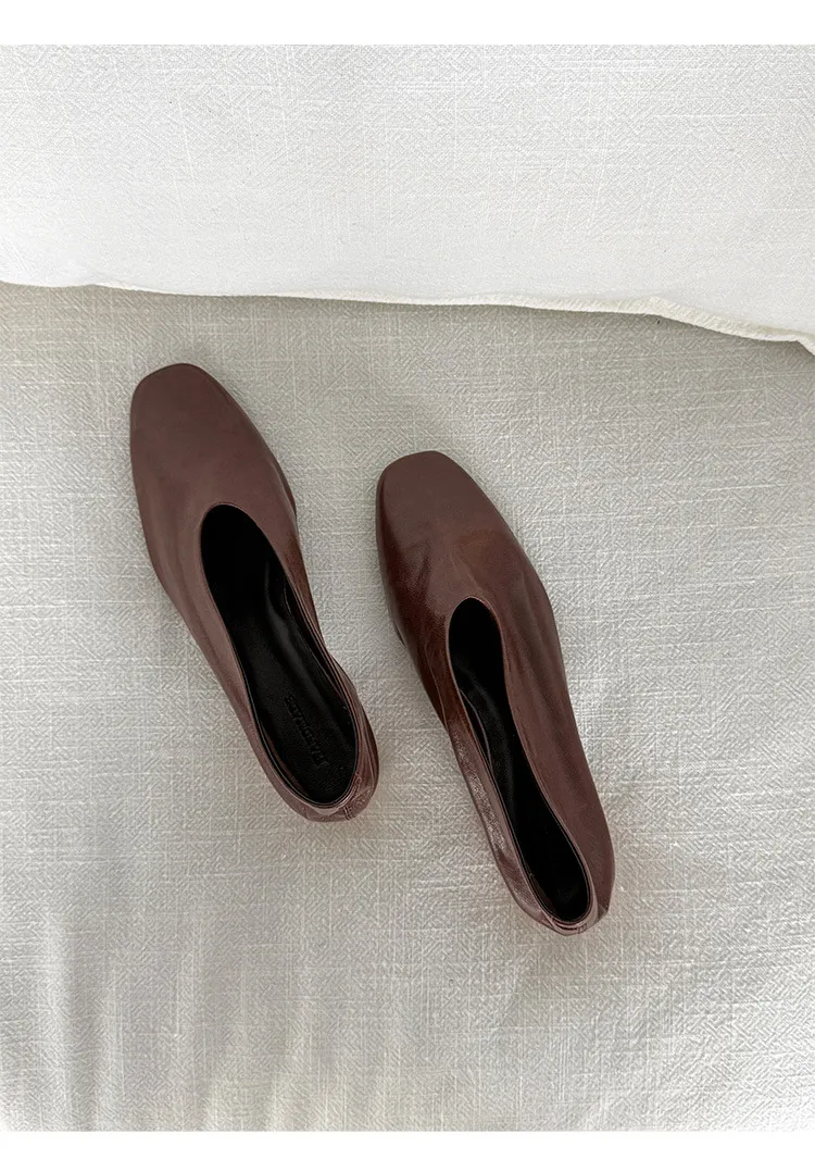 Autumn square-toe low-cut slip-on fashion shoes with chunky heels and cowhide leather.