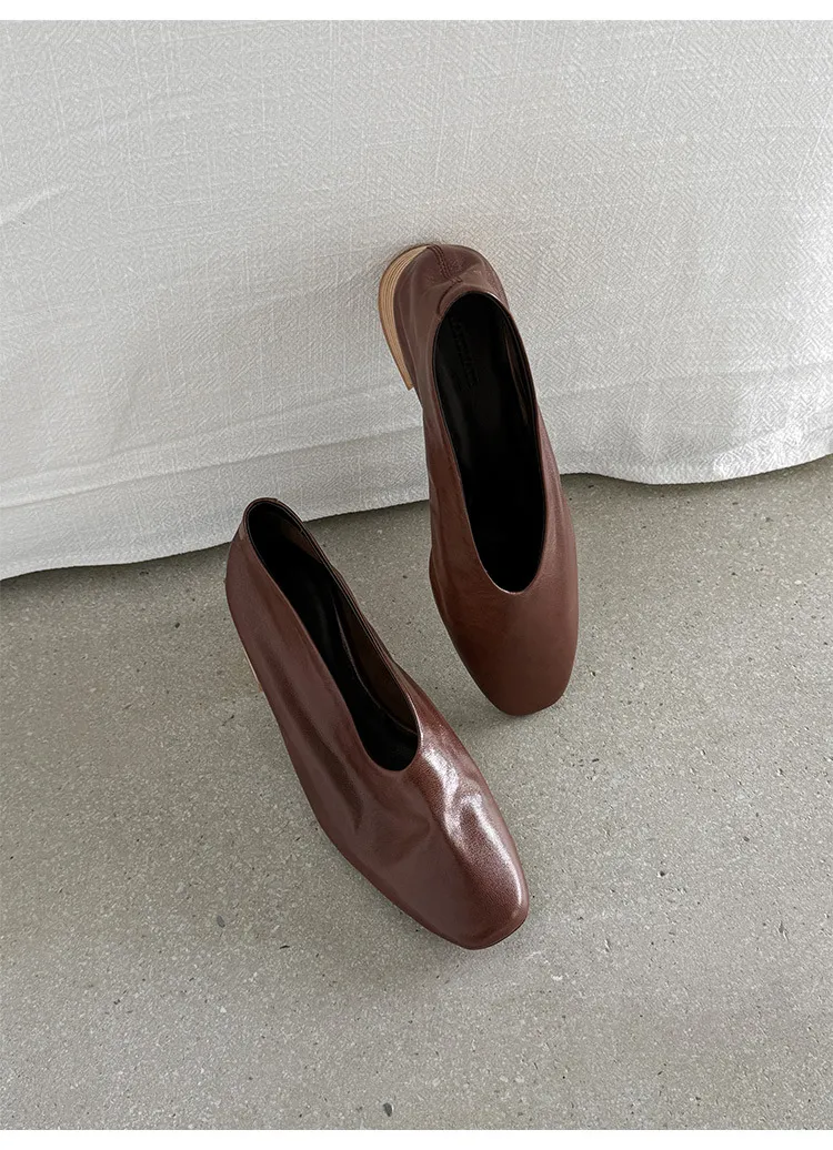 Autumn square-toe low-cut slip-on fashion shoes with chunky heels and cowhide leather.