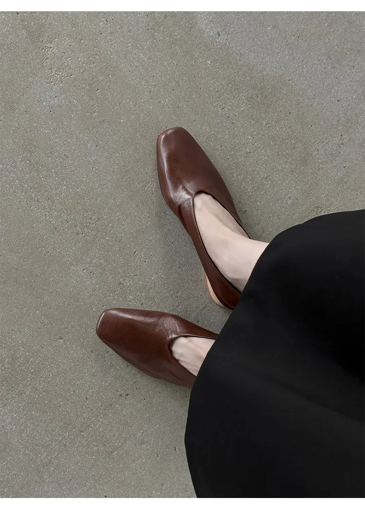 Autumn square-toe low-cut slip-on fashion shoes with chunky heels and cowhide leather.