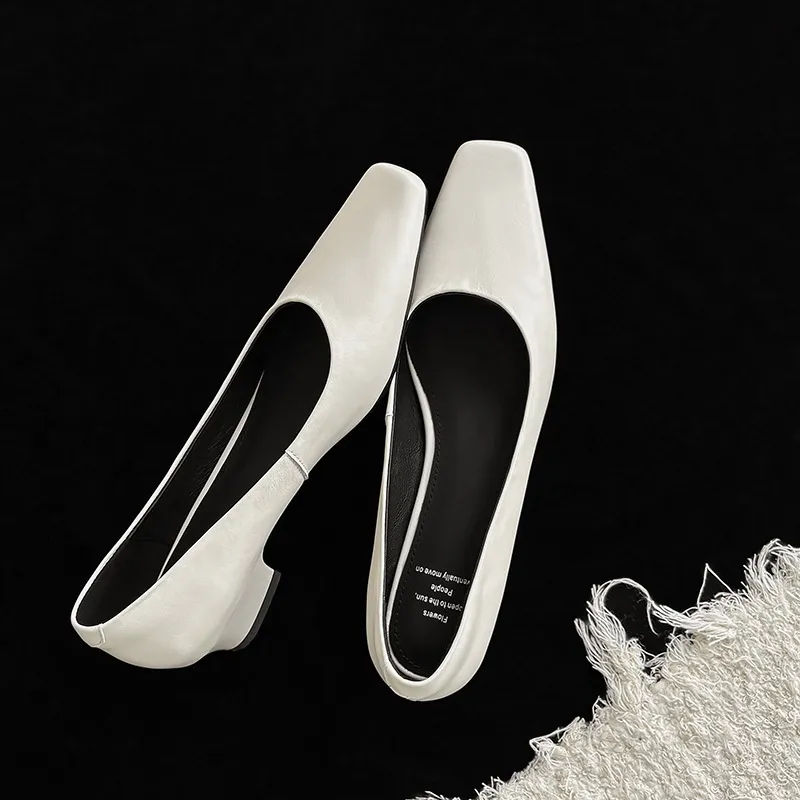 Autumn square-toe low-cut single shoes with chunky heels, made of cowhide, simple style.
