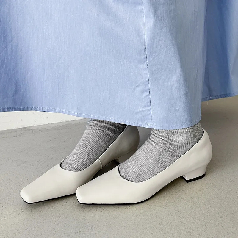 Autumn square-toe low-cut single shoes with chunky heels, made of cowhide, simple style.