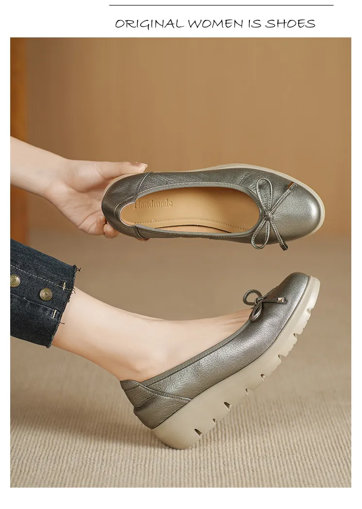 Autumn low-cut slip-on women's shoes with round toe, thick sole, and bow.