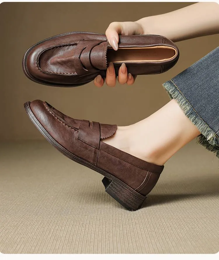 Genuine leather slip-on loafers for women, available in black and brown, perfect for autumn. Chunky heel, mid-heel, cowhide, round toe.