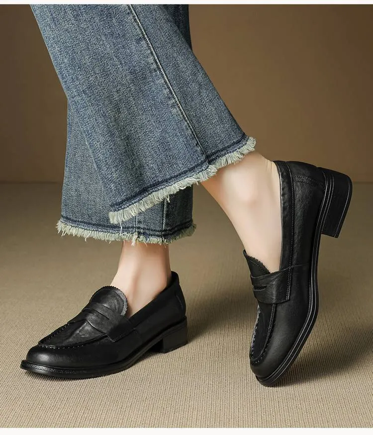 Genuine leather slip-on loafers for women, available in black and brown, perfect for autumn. Chunky heel, mid-heel, cowhide, round toe.