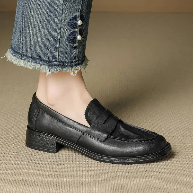 Genuine leather slip-on loafers for women, available in black and brown, perfect for autumn. Chunky heel, mid-heel, cowhide, round toe.